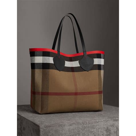 burberry giant tote